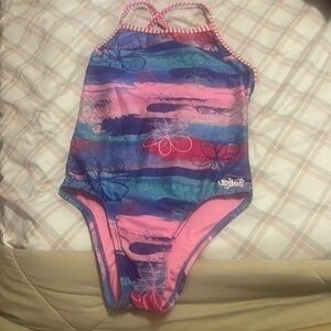 Uglies swimsuit fits 7 or 8 year old no tags